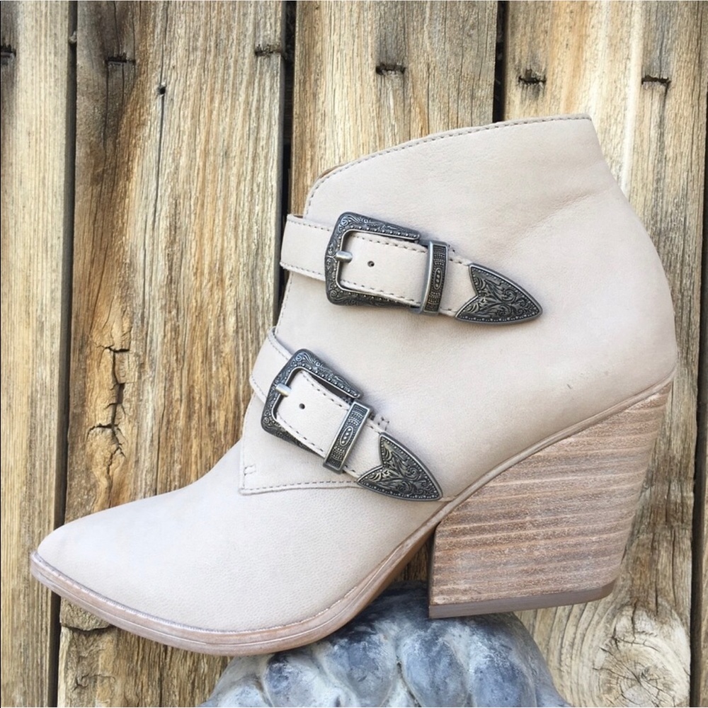 NWT Franco Sarto Granton Bootie Suede Gray 9